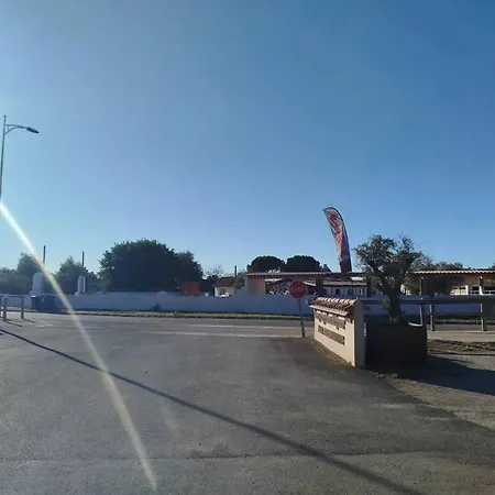 Bungalow chaleureux au Grau-du-Roi, 20 m², avec terrasse Hébergement de vacances *